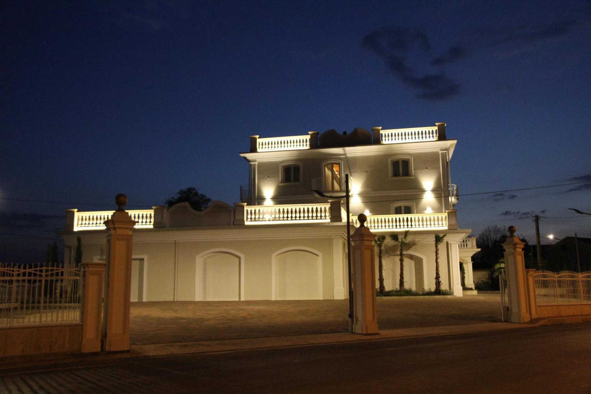 Suites & Apartments Liola' Castrocielo Exterior photo