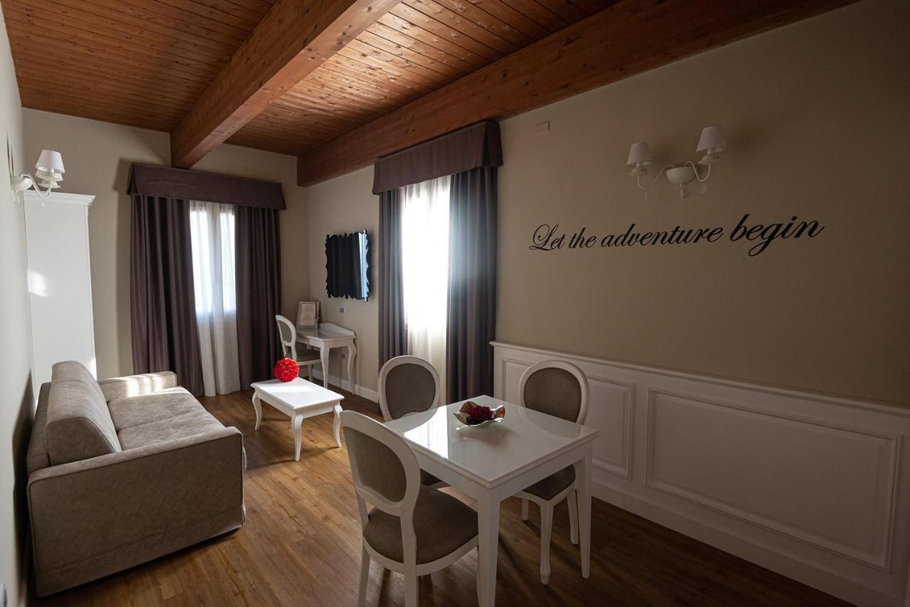 Suites & Apartments Liola' Castrocielo Exterior photo