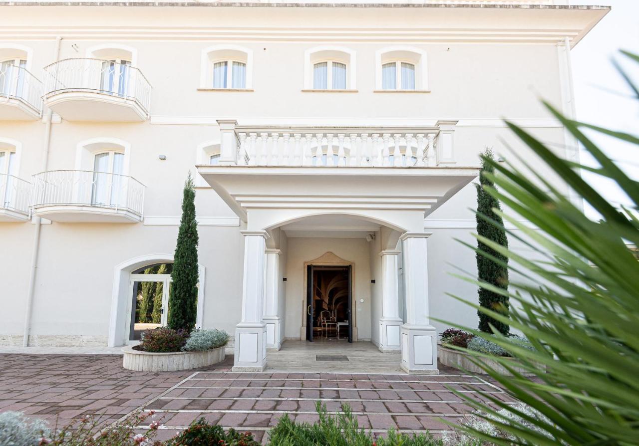 Suites & Apartments Liola' Castrocielo Exterior photo